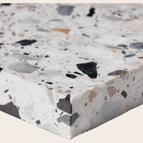 Terrazzo blanc et noir – finition satinée